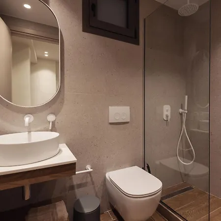 Astarte - St Dionisios & 公寓 *